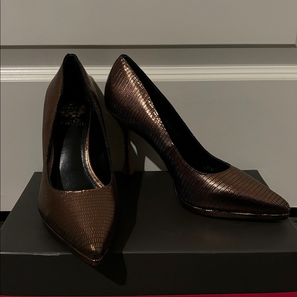 Vince Camuto Metallic Bronze Heels Size 7 1/2